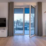 Seestrasse 8 13 *